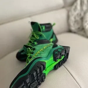 LOUIS VUITTON
2021 Millenium \'Green Black\' Hiking Boots Louis Vuitton | Shoes | Louis Vuitton22 Millenium Green  main image 4